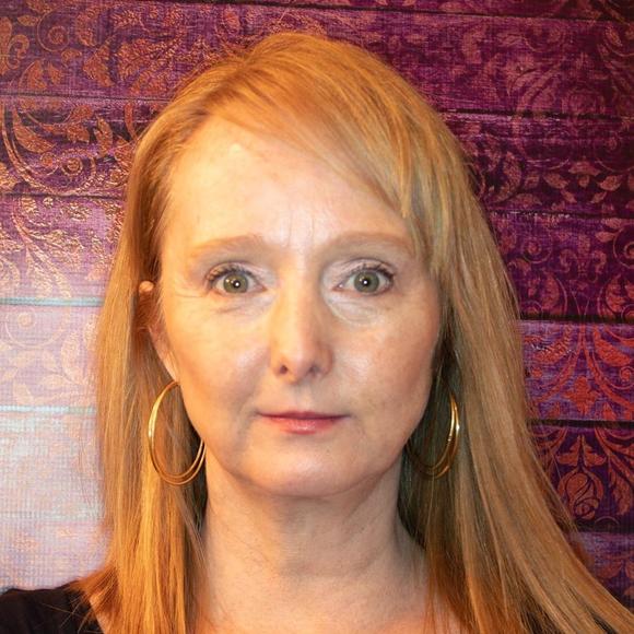 Meet your Posher, Mindy - Picture 1 of 1